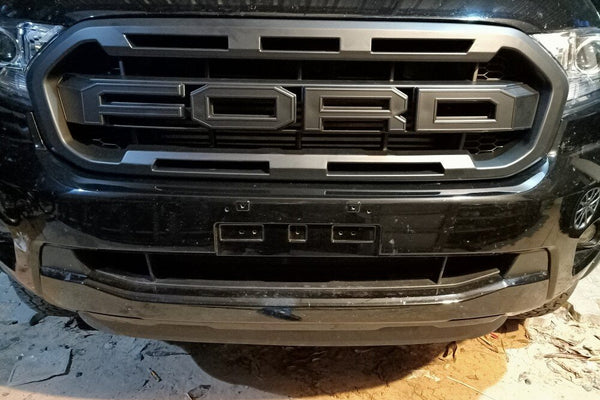 FORD RANGER 2020-2022 XLT /lLIMITED GRILL BLACK /RED LEDS
