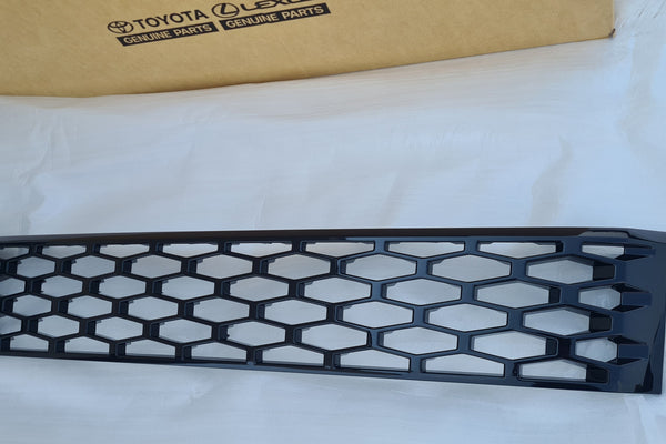 PRE-ORDER TOYOTA HILUX 2026 GENUINE GLOSS BLACK GRILL