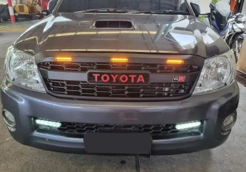 TOYOTA HILUX FULL GRILL 2005-2011 MK7 RED LOGO AMBER LED'S