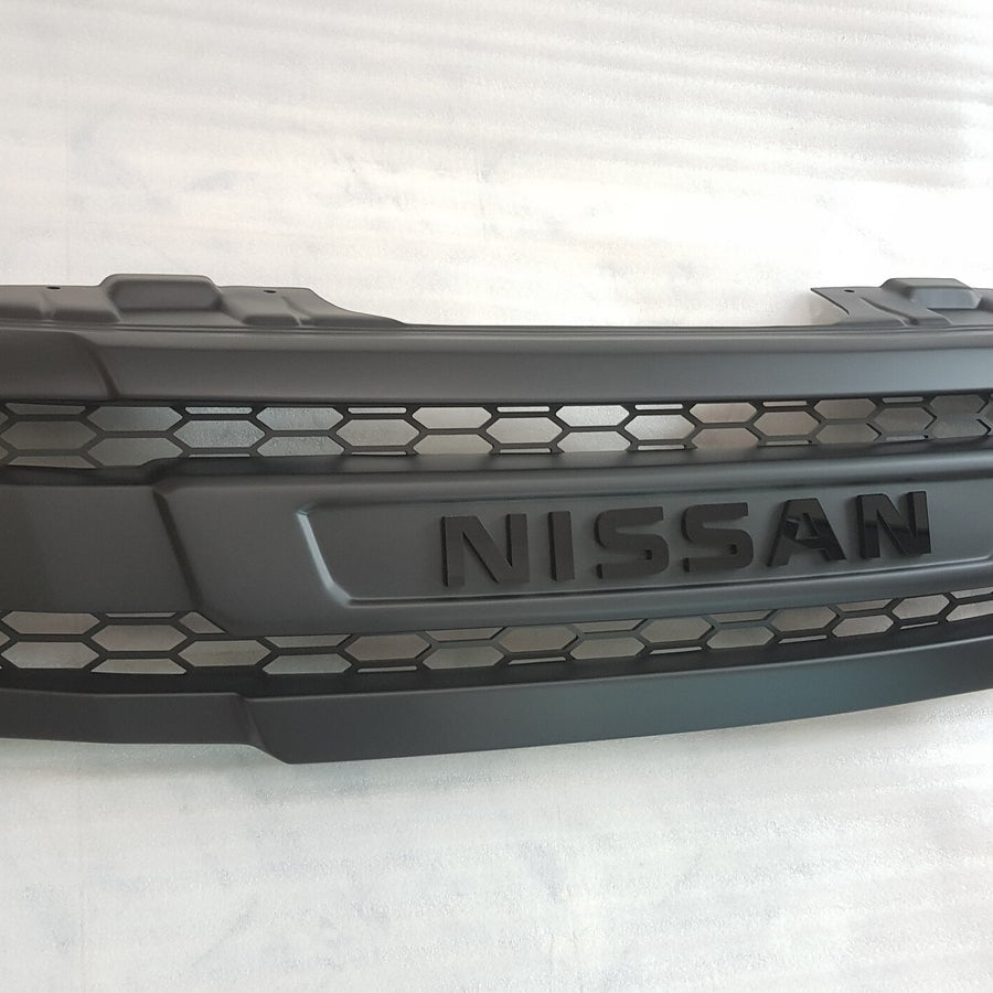 NISSAN NAVARA
D40 PRE-FACELIFT

FULL GRILL REPLACEMENT

MATT BLACK WITH BLACK  LOGO  VERSION! 

/PATHFINDER R51 

NO LED VERSION