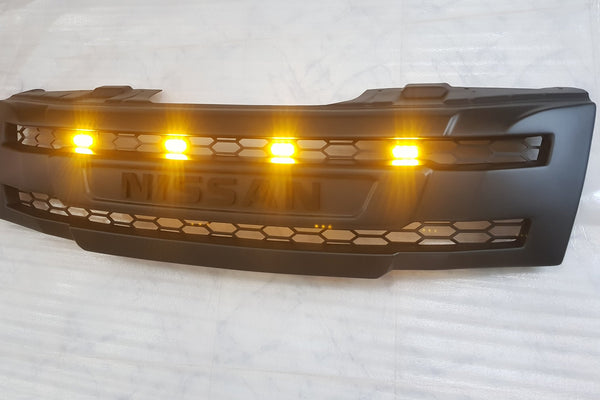 NISSAN NAVARA
D40 PRE-FACELIFT

FULL GRILL REPLACEMENT

MATT BLACK WITH BLACK  LOGO  VERSION! 

/PATHFINDER R51 
FREE AMBER LEDS