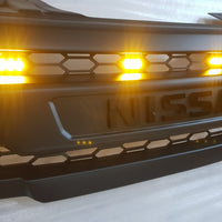 NISSAN NAVARA
D40 PRE-FACELIFT

FULL GRILL REPLACEMENT

MATT BLACK WITH BLACK  LOGO  VERSION! 

/PATHFINDER R51 
FREE AMBER LEDS