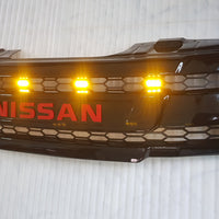 NISSAN NAVARA
D40 PRE-FACELIFT
2005-2010
FULL GRILL REPLACEMENT
RED LOGO
GLOSS BLACK VERSION! 
/PATHFINDER R51 AMBER LEDS