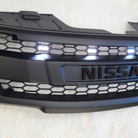 NISSAN NAVARA D40 PATHFINDER/ FACELIFT COMPLETE V2 GRILL BLACK LOGO 2010-2015