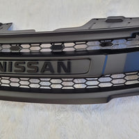NISSAN NAVARA D40 PATHFINDER/ FACELIFT COMPLETE V2 GRILL BLACK LOGO 2010-2015