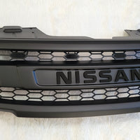 NISSAN NAVARA D40 PATHFINDER/ FACELIFT COMPLETE V2 GRILL BLACK LOGO 2010-2015