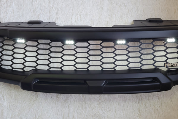 NISSAN NAVARA D40 FACELIFT COMPLETE GRILL WHITE LEDS 2010-2015