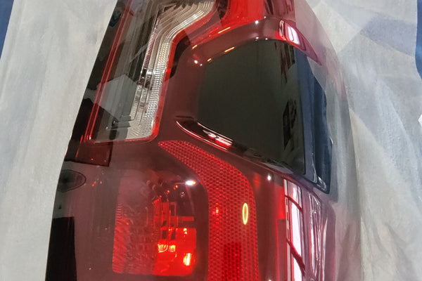 2 Day !  Genuine Ford Next Gen Ranger 2023-2026 Rear Right  Light Unit(Non BLIS radar sensor) FOGLIGHT VERSION