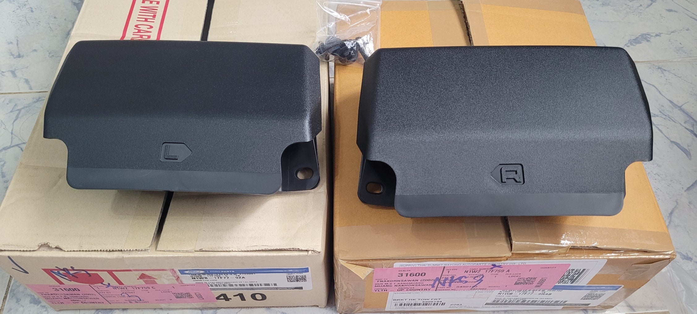 GENUINE FORD RAPTOR 2023-2025 TOW HOOK COVERS – mangoracing.co.uk