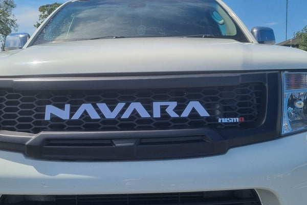 NISSAN NAVARA D40 FACELIFT COMPLETE GRILL WHITE
