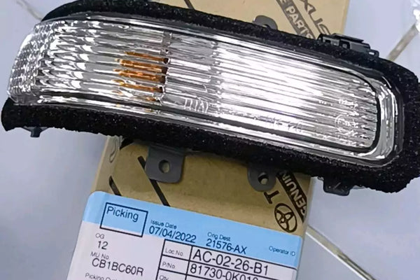 TOYOTA HILUX  MIRROR INDICATOR LIGHT GENUINE PART