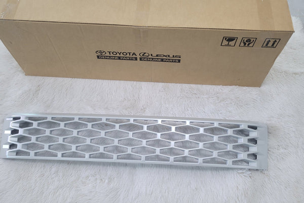 PRE-ORDER TOYOTA HILUX 2026 GENUINE WHITE GRILL