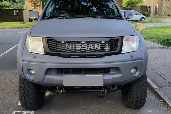 NISSAN NAVARA D40 2005-2010 GRILL BLACK NISSAN V2
