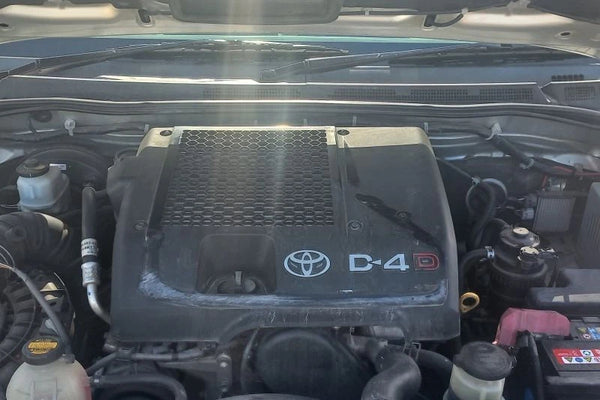 TOYOTA Hilux 2006-15 ENGINE COVER Genuine Toyota