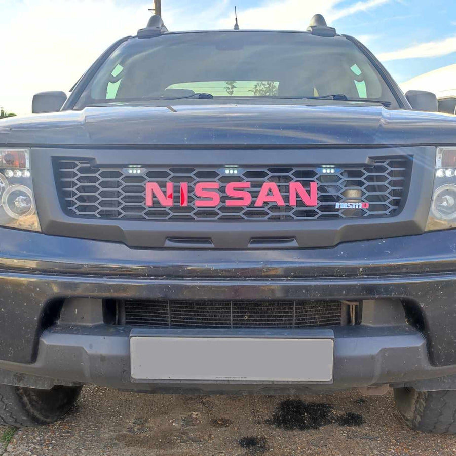 NISSAN NAVARA D40 2005-2010 GRILL RED NISSAN V2
